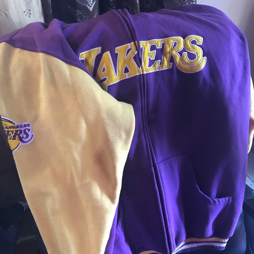 Men’s lakers jacket size xl